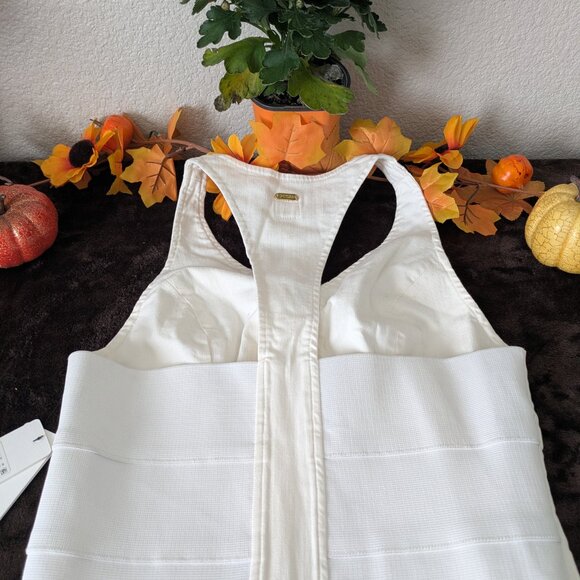 New GUESS Zip-Up Racerback Corset Zip Up Crop Top White - L NWT - Picture 2 of 6